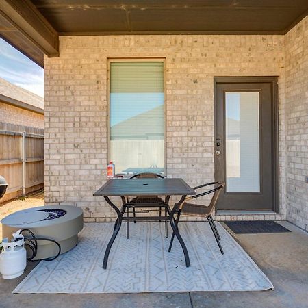 Entire House~ Spacious~ Prime Location~ Backyard لوبوك، تكساس المظهر الخارجي الصورة